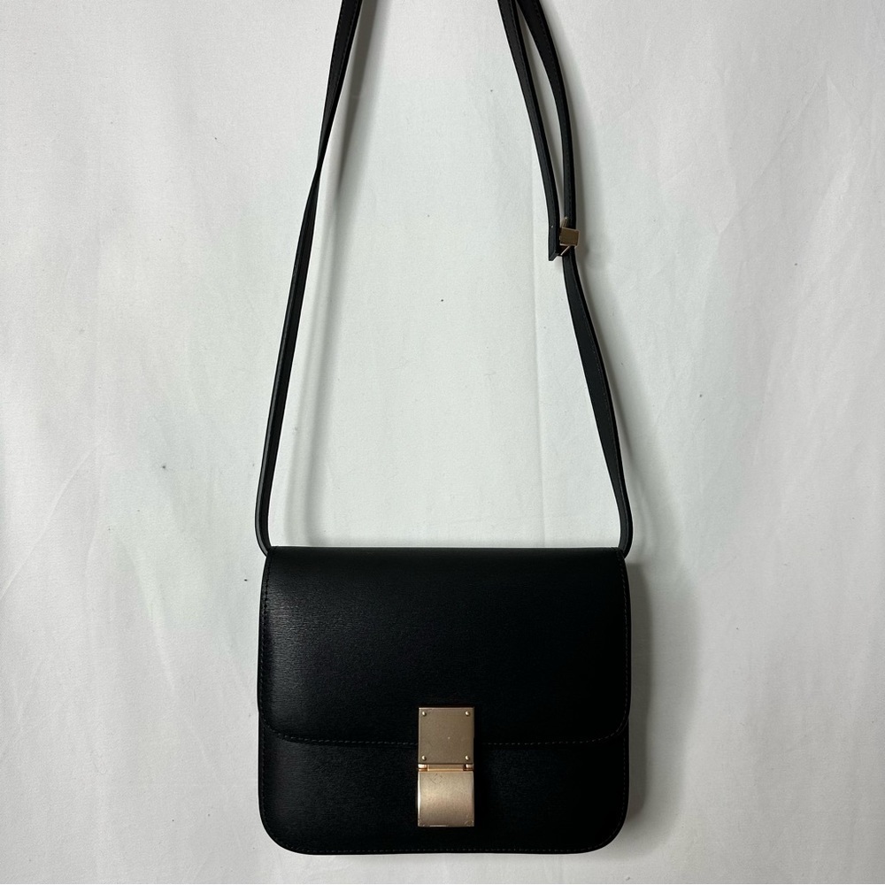Boutique Black Gold Flap Flat Clasp Crossbody Bag